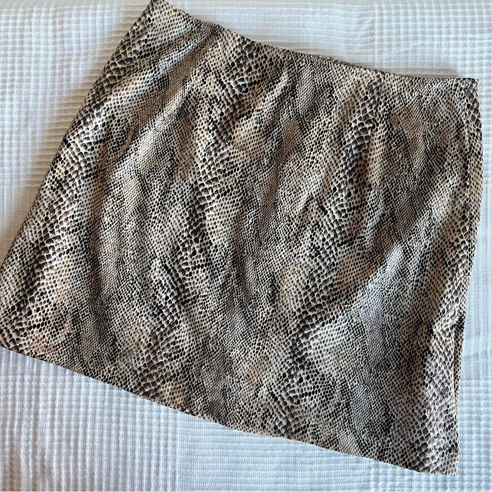 Vintage Python Print Mini Skirt - Picture 6 of 9